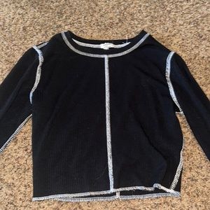 Black w/white seam long sleeve crop top